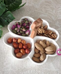 اردوخوری چینی سفید مدل 4 خانه قلبی دسته چوبی